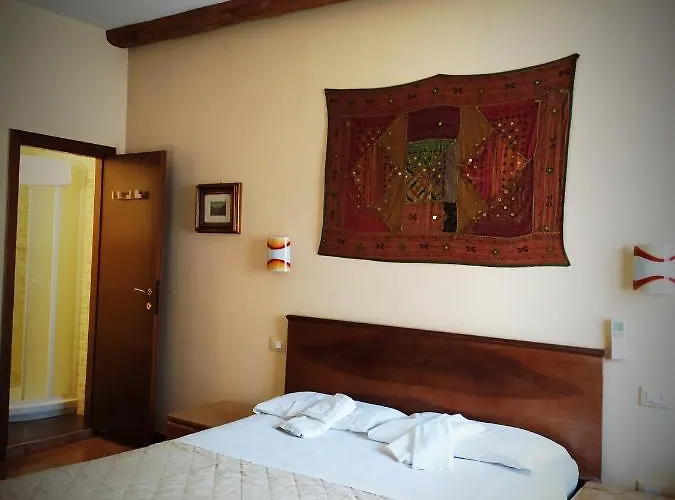 Ca Tron Next To Rialto Bridge ヴェネツィア