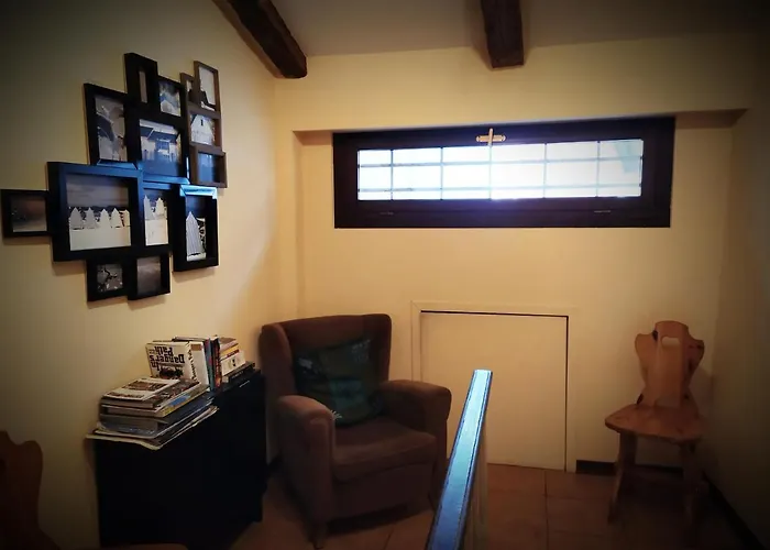 Ca Tron Next To Rialto Bridge *