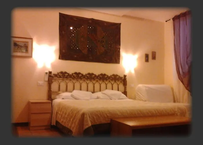 Ca Tron Next To Rialto Bridge