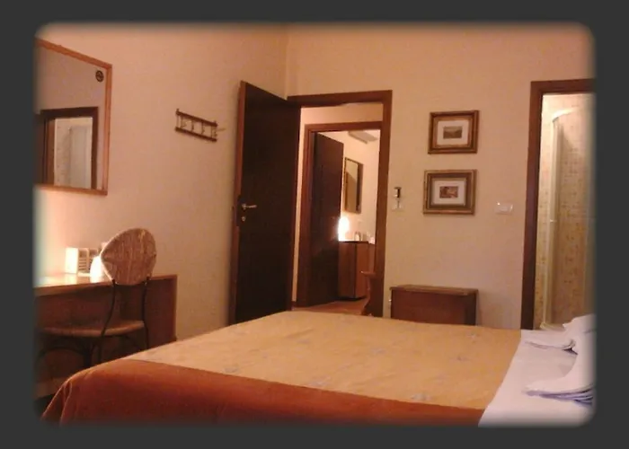 Ca Tron Next To Rialto Bridge ヴェネツィア