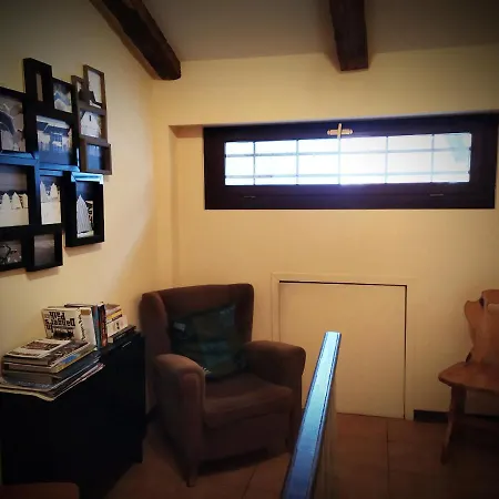 Ca Tron Next To Rialto Bridge *