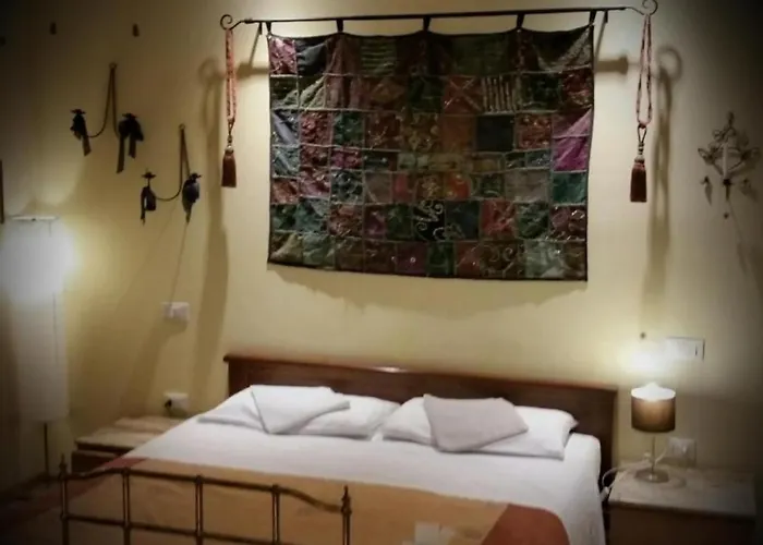 Ca Tron Next To Rialto Bridge